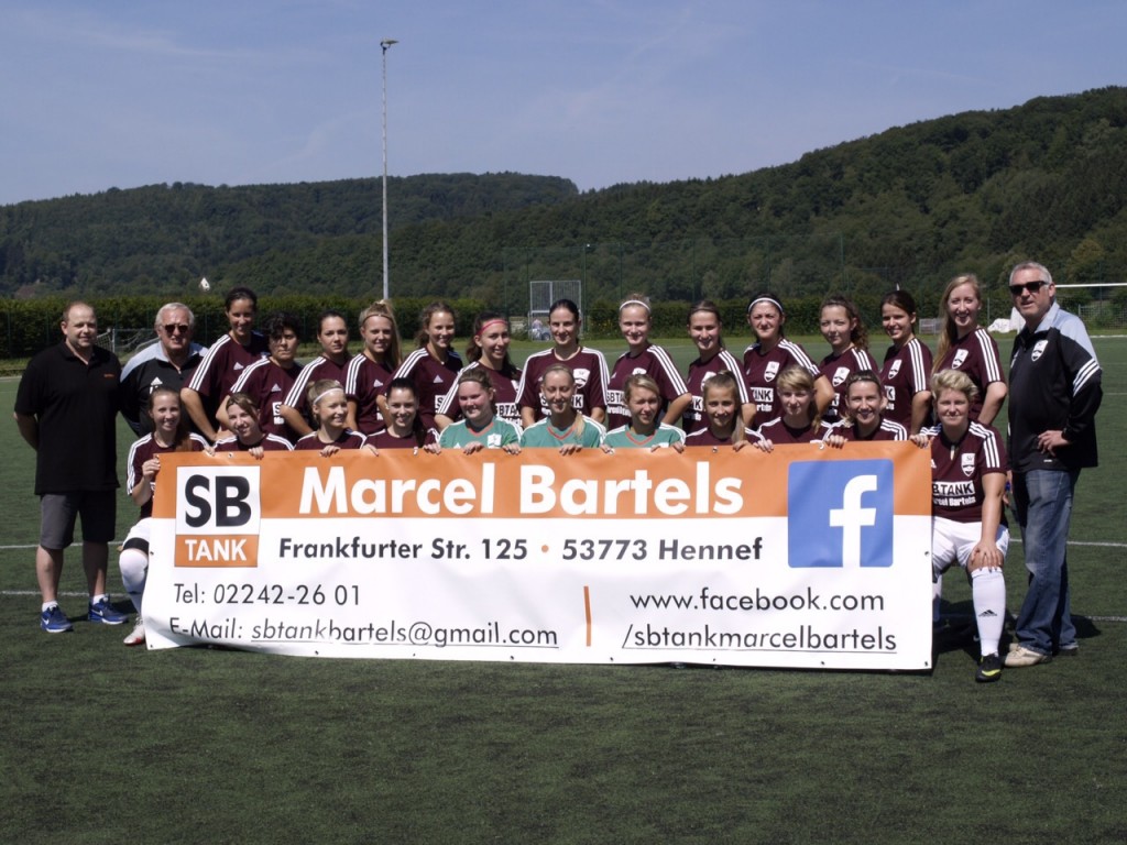 Saison 2015/16 - Unsere Damen mit dem Trikotssponsor Macrel Bartels von SB Tank Bartels